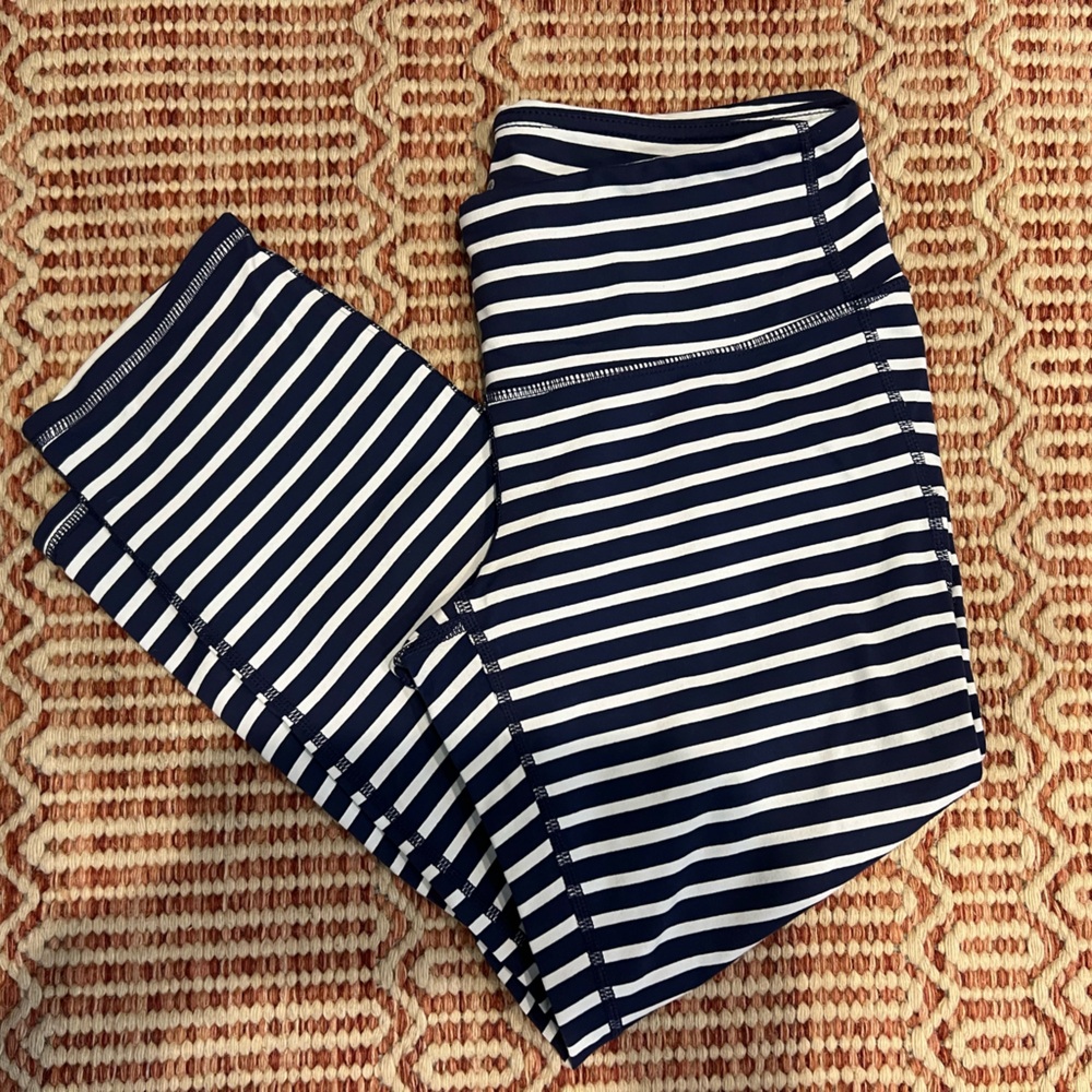 Women’s Athleta crop (mid-calf) navy/white stripe leggings, size S